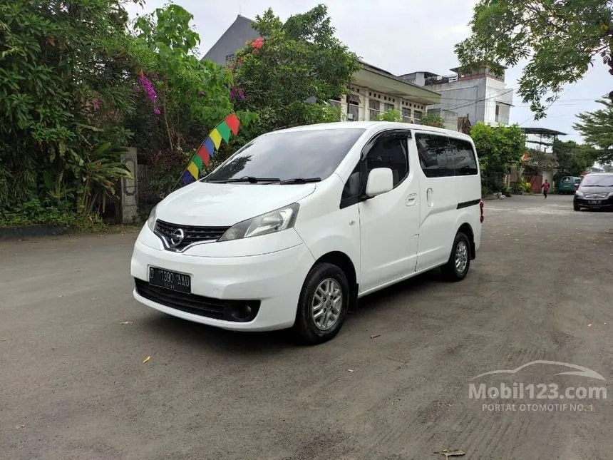 Jual Mobil Nissan Evalia 2013 XV 1.5 di Jawa Barat Manual MPV Putih Rp 100.000.000