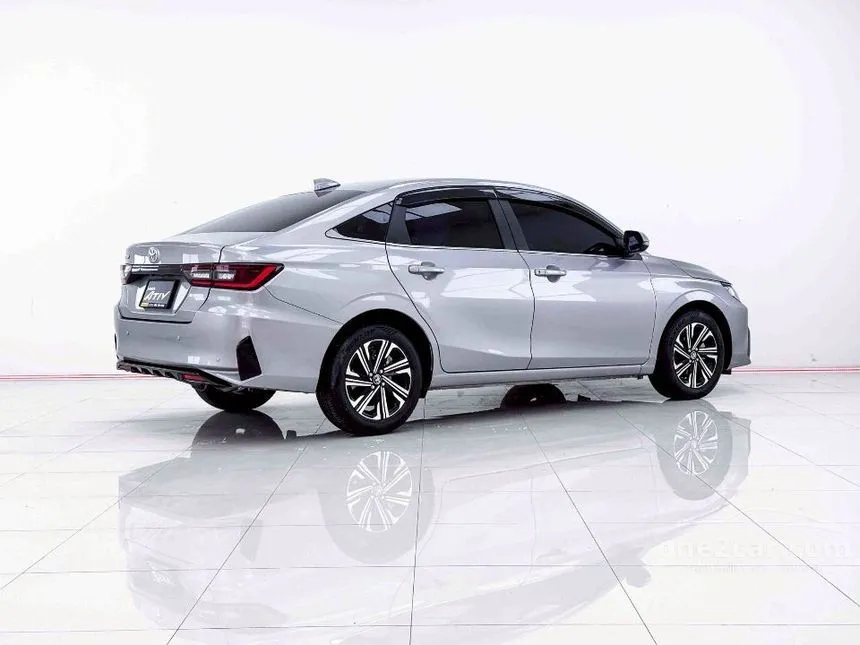 2023 Toyota Yaris Ativ Premium Sedan