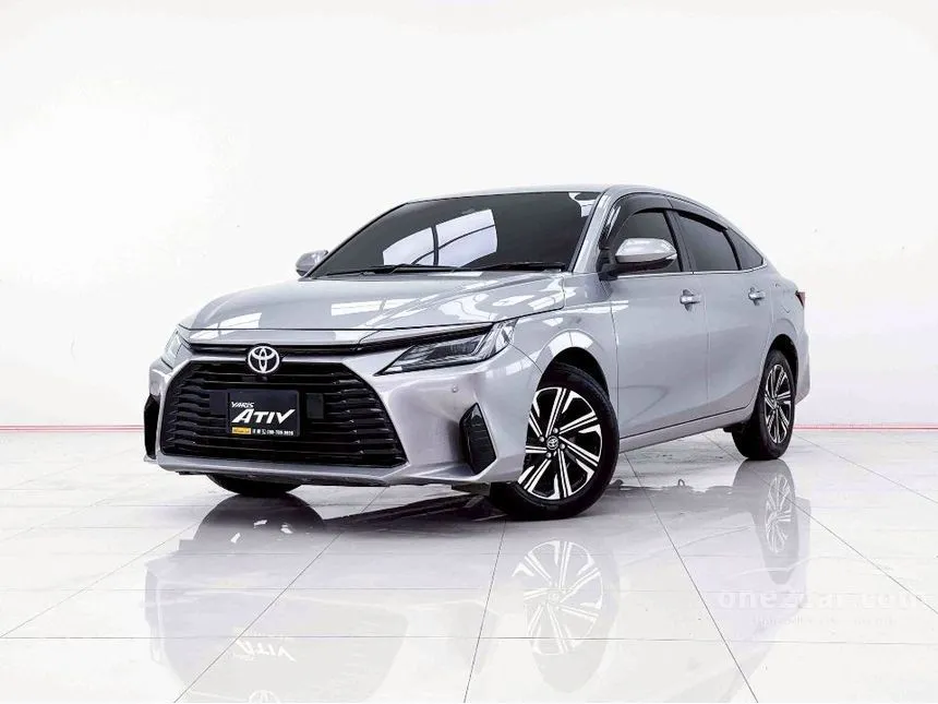 2023 Toyota Yaris Ativ Premium Sedan