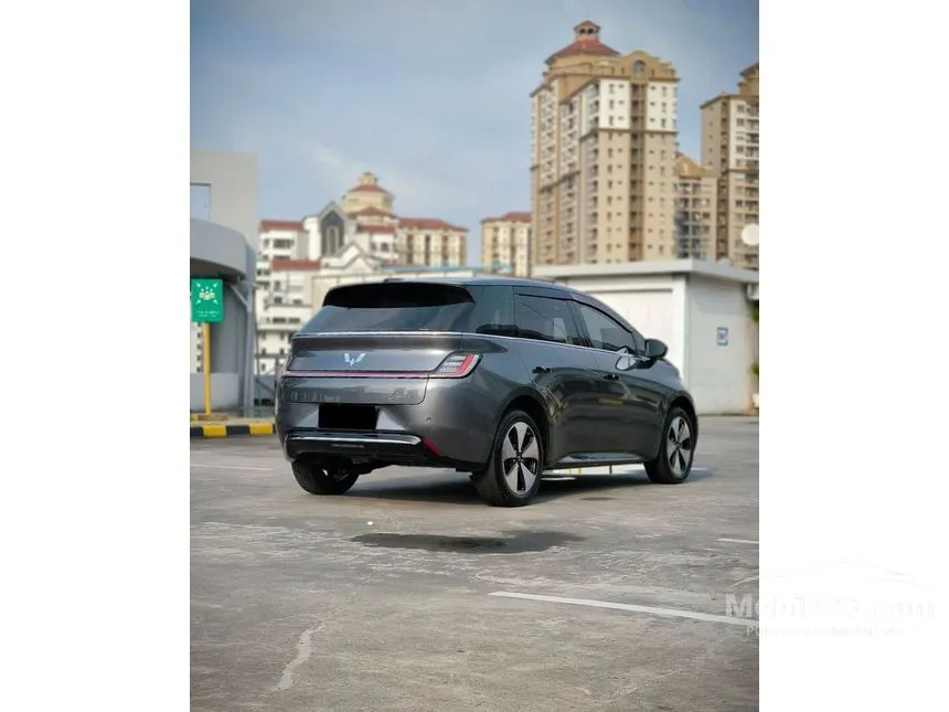 2025 Wuling Cloud EV Pro Hatchback