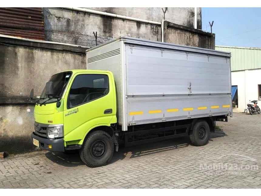 Jual Mobil Hino Dutro 2019 Truck 4.0 di DKI Jakarta Manual Trucks Hijau Rp 274.000.000