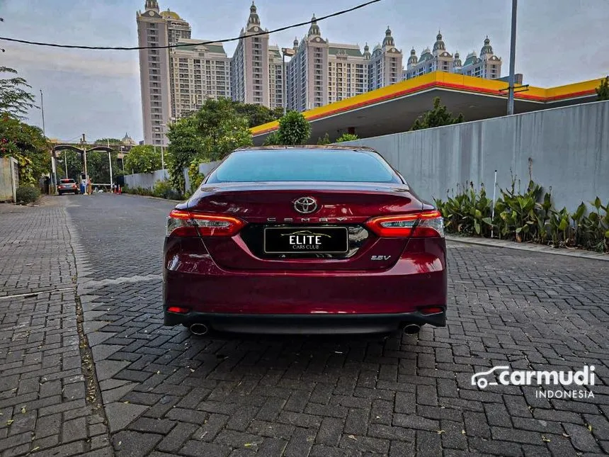 2019 Toyota Camry V Sedan