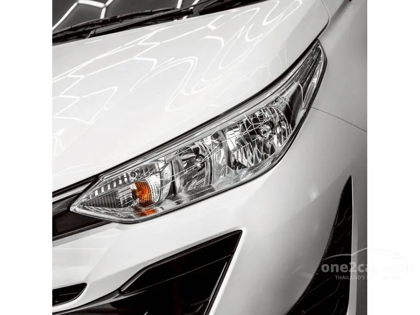 2020 Toyota YARIS Entry Hatchback