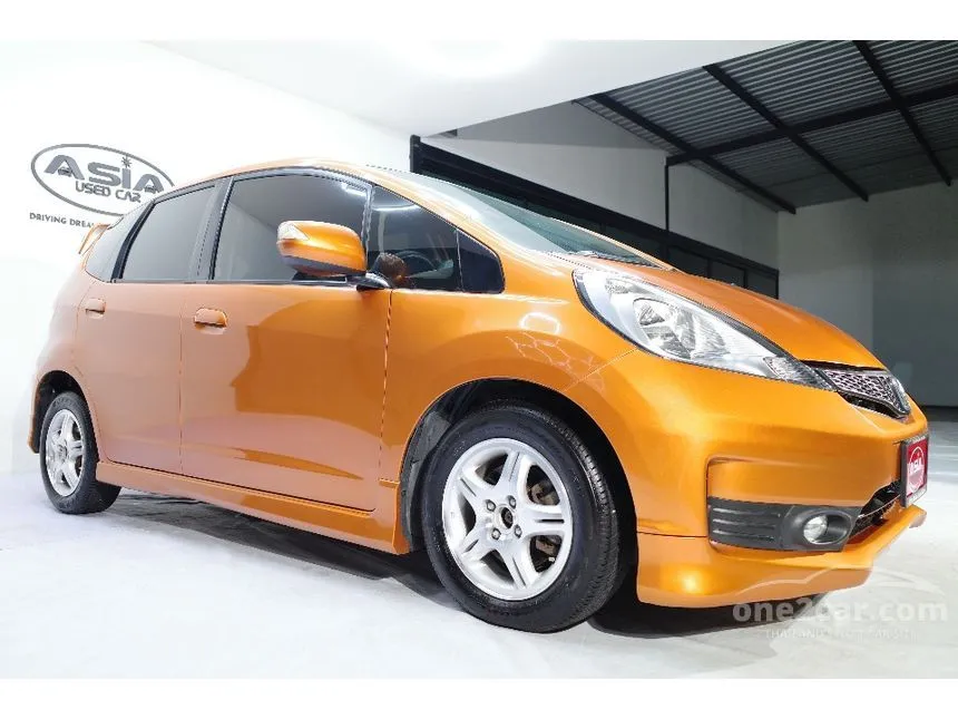 2011 Honda JAZZ SV Hatchback