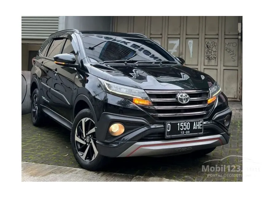 Jual Mobil Toyota Rush 2018 TRD Sportivo 1.5 di Jawa Barat Manual SUV Hitam Rp 235.000.000