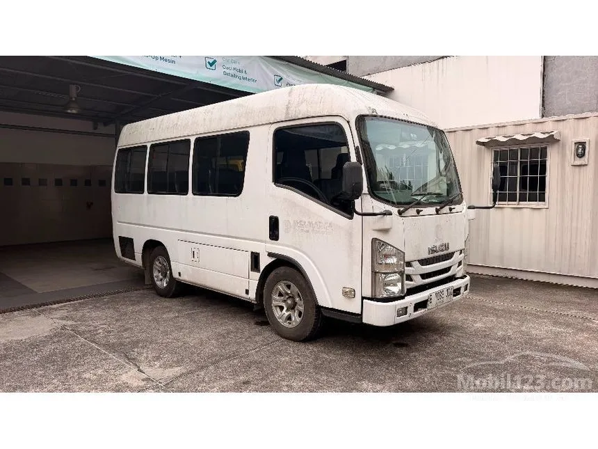 2022 Isuzu Elf NLR Truck