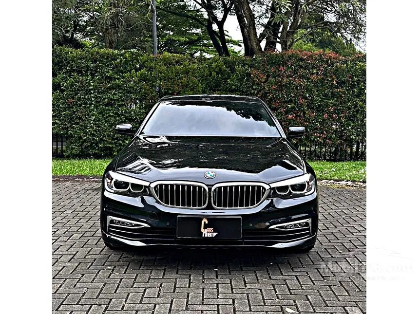 2018 BMW 520i Luxury Sedan