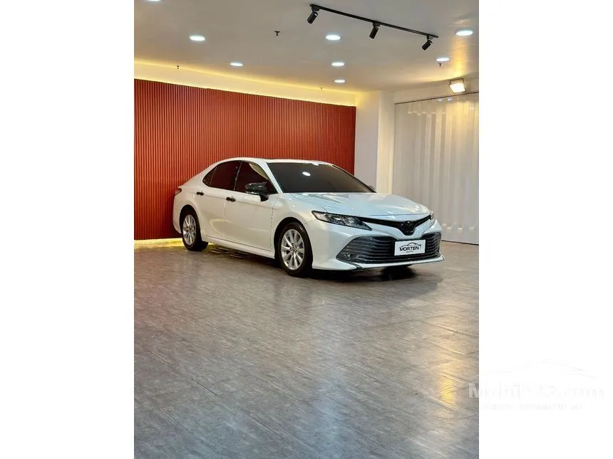 2019 Toyota Camry V Sedan