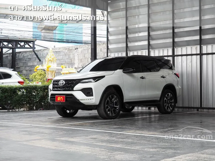 2022 Toyota FORTUNER Commander SUV