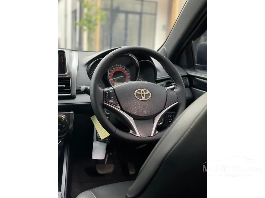 2014 Toyota Yaris S Hatchback