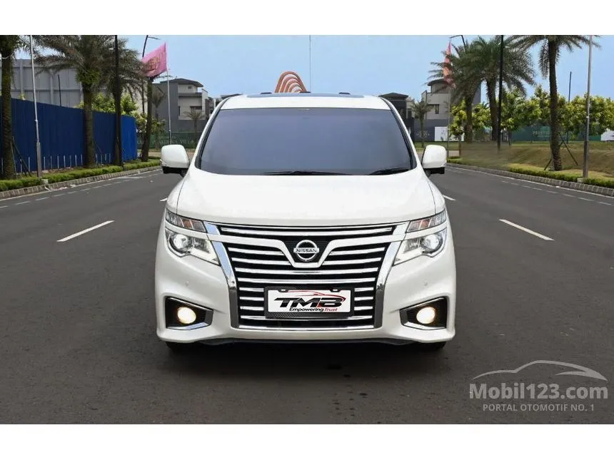 2014 Nissan Elgrand Highway Star MPV