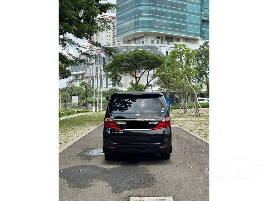2014 Toyota Alphard SC MPV