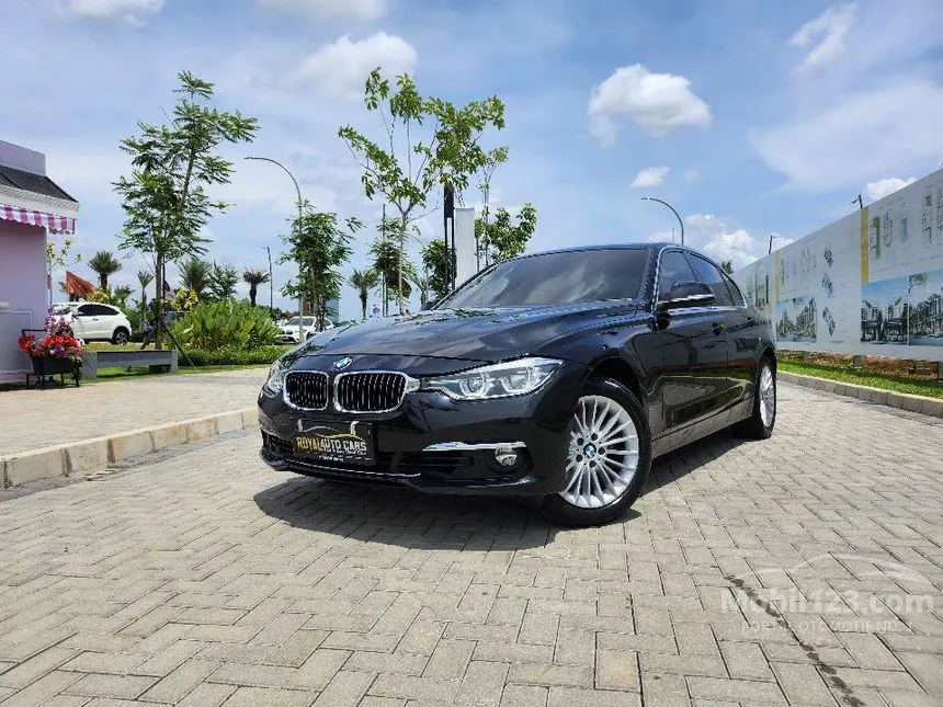 Jual Mobil BMW 320i 2018 Luxury 2.0 di DKI Jakarta Automatic Sedan Hitam Rp 363.000.000