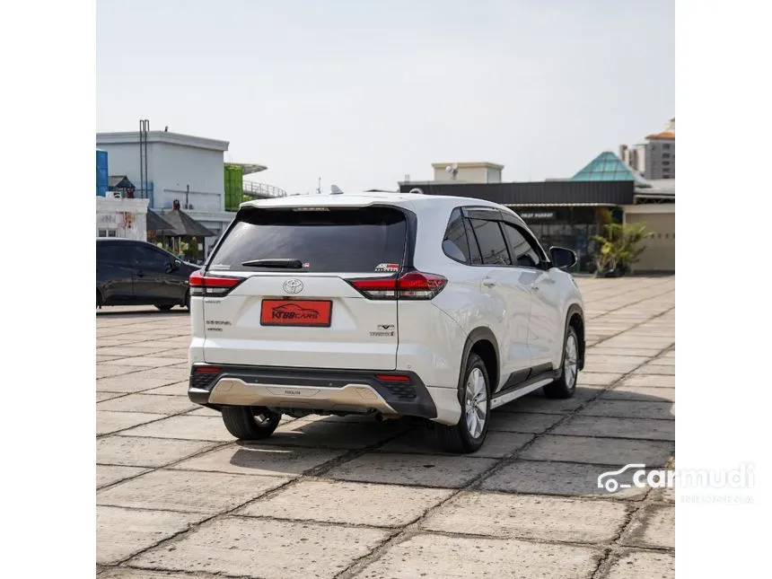 2022 Toyota Kijang Innova Zenix V HV Wagon