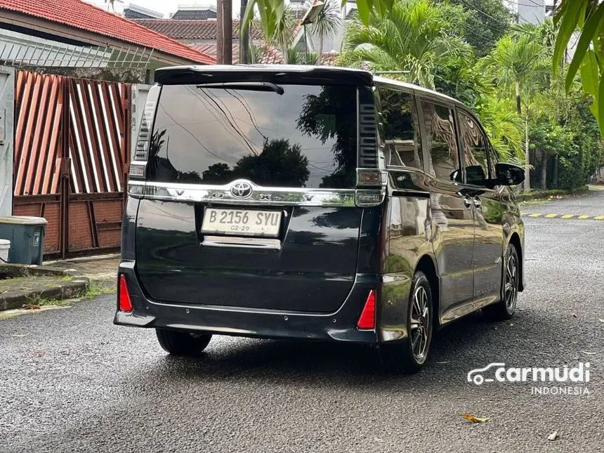 2018 Toyota Voxy MPV