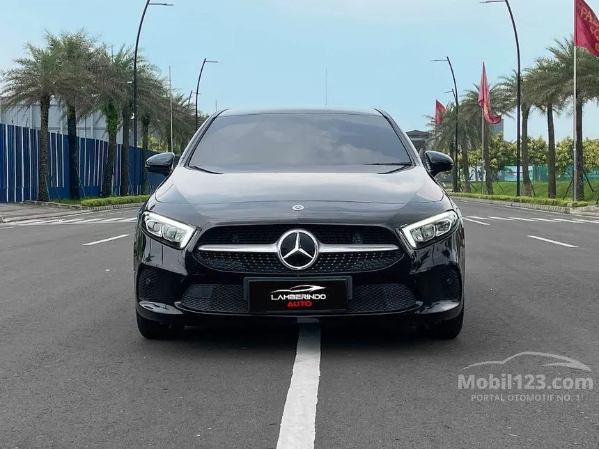 2022 Mercedes-Benz A200 progressive line Sedan
