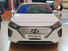 2021 Hyundai IONIQ .0 Electric Signature Fastback