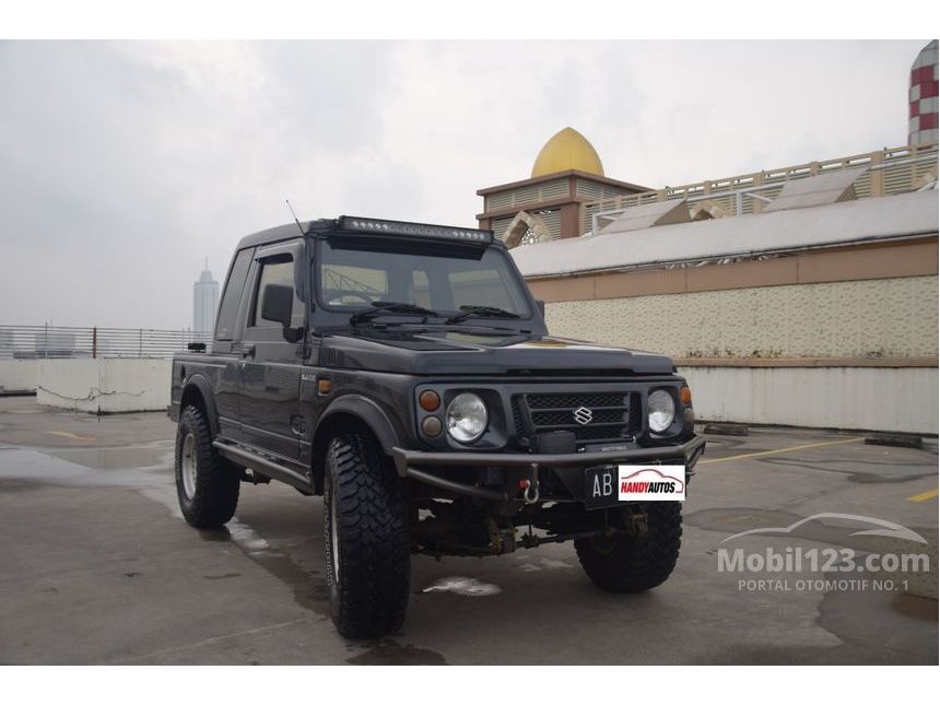 cara review mobil Jual Mobil Suzuki Jimny 2005 1 3 Manual 1 3 di Banten 