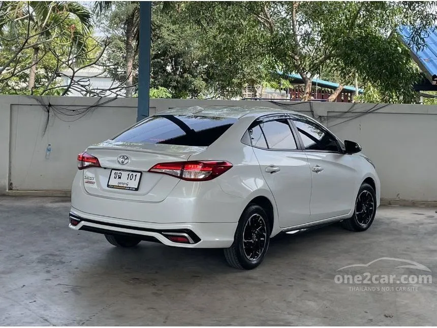 2022 Toyota Yaris Ativ Sport Premium Sedan