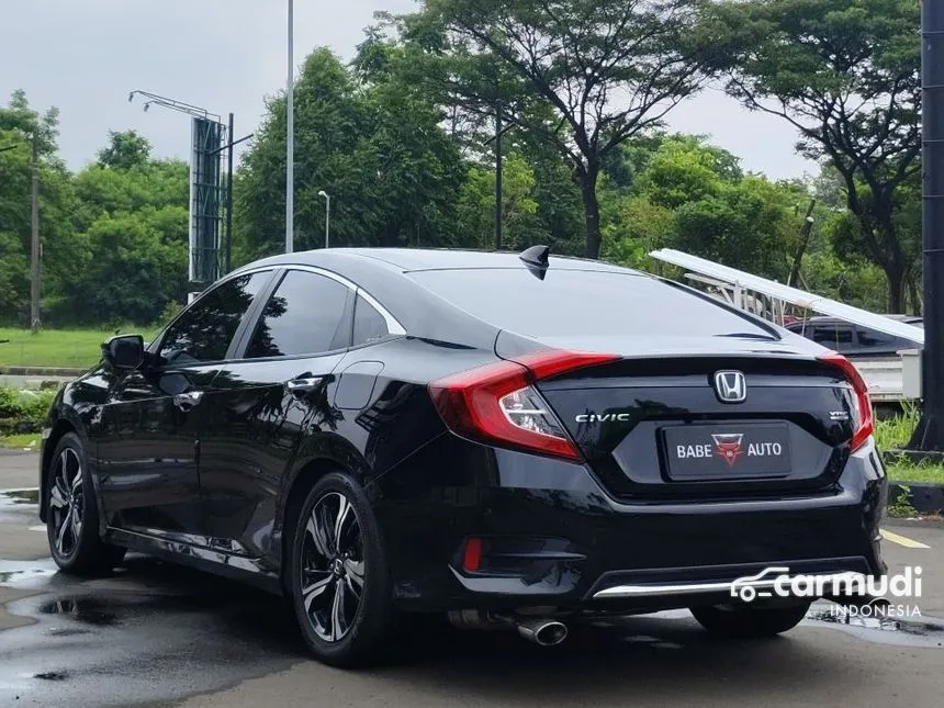 2018 Honda Civic ES Sedan