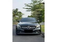 2019 Mercedes-Benz C300 2.0 AMG Line Sedan (Faktur 2020) Black on Black Odo 29 Rb (TERMURAH)