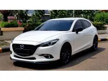 2019 Mazda 3 2.0 SKYACTIV-G Hatchback putih km 13 rb pajak panjang cash kredit proses bisa dibantu ktp daerah juga bisa