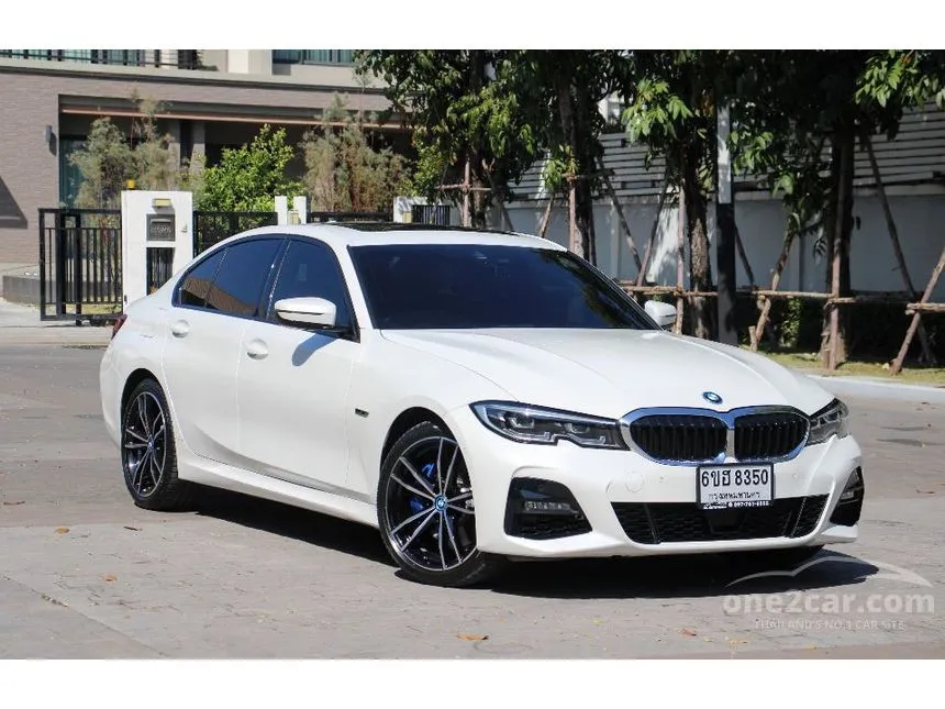 2023 BMW 330e M Sport Sedan