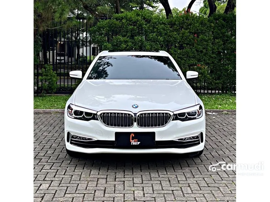 2018 BMW 530i Luxury Sedan