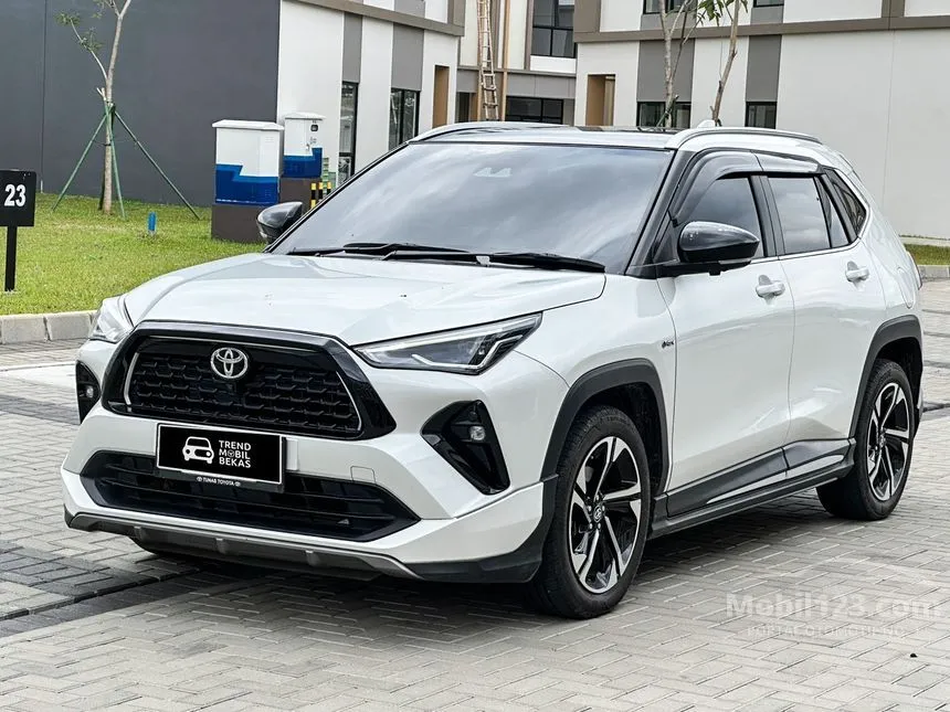 2023 Toyota Yaris Cross S HV (2 Tone) with GR Parts Aero Pkg SUV
