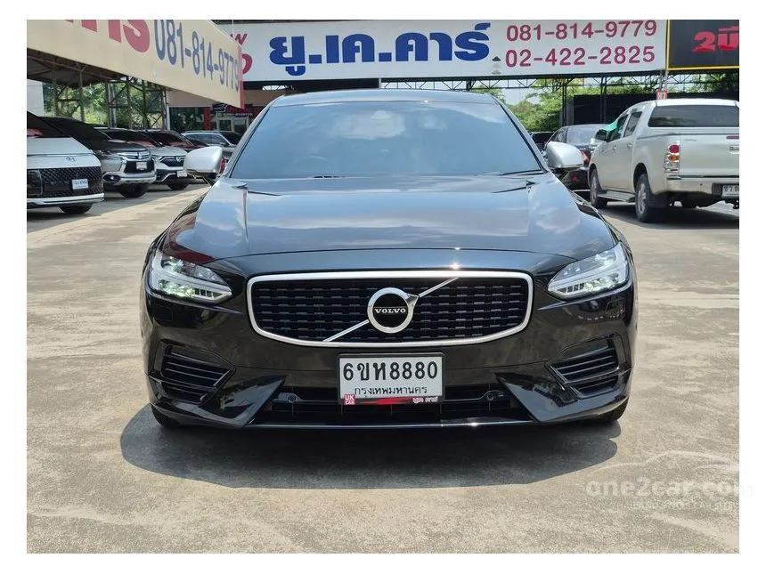 2019 Volvo S90 T8 R-Design Sedan