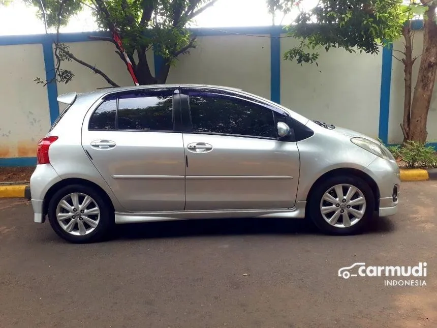 2013 Toyota Yaris S Hatchback