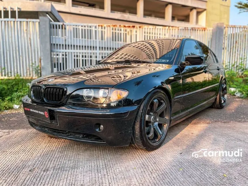 2004 BMW 318i Sedan