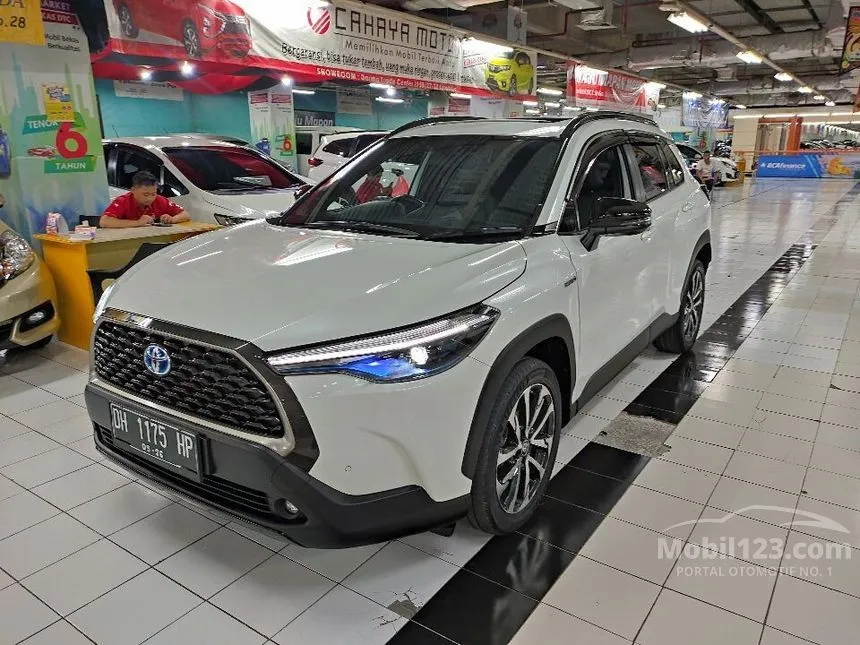 Jual Mobil Toyota Corolla Cross 2020 Hybrid 1.8 di Jawa Timur Automatic Wagon Putih Rp 385.000.000