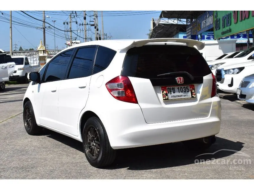 2011 Honda JAZZ V Hatchback