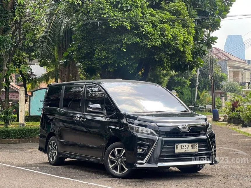 2018 Toyota Voxy MPV