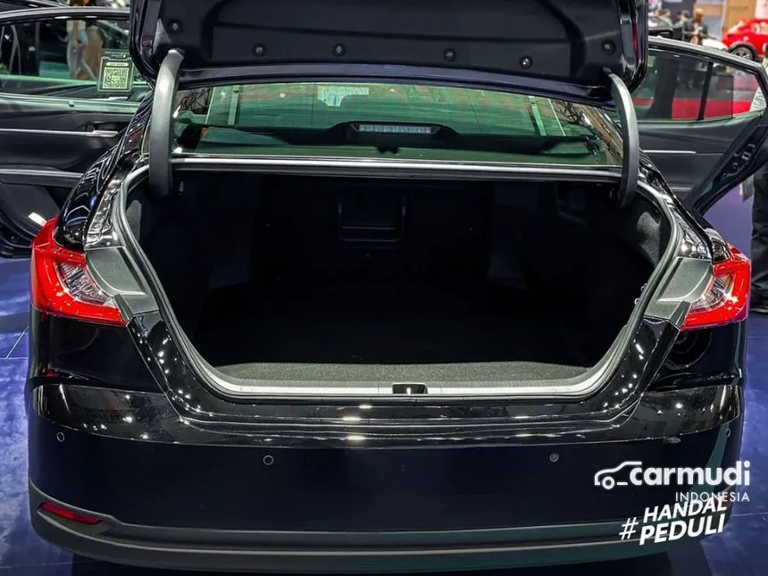 2025 Toyota Camry HEV Sedan