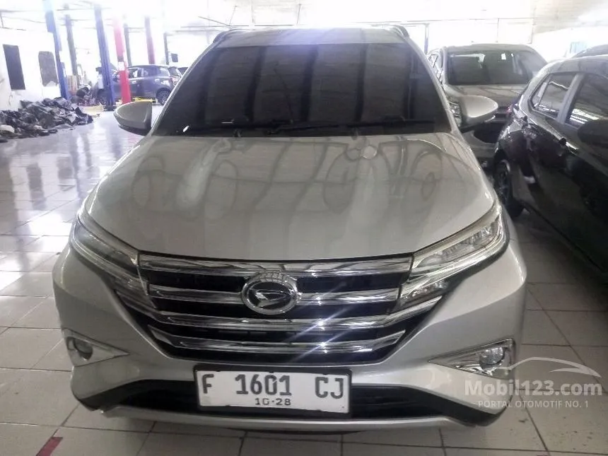 Jual Mobil Daihatsu Terios 2018 R 1.5 di Jawa Timur Automatic SUV Silver Rp 185.000.000