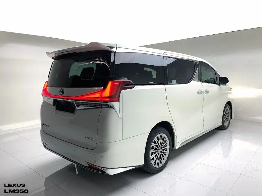 2022 Lexus LM 350 7 Seater MPV