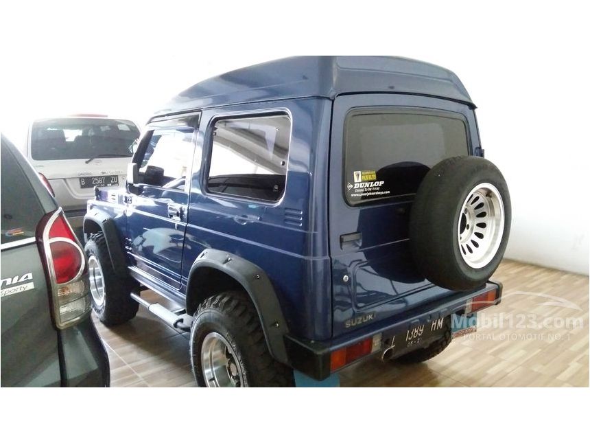 Jual Mobil Suzuki Katana 2004 GX 1.0 di Jawa Timur Manual Jeep Biru Rp