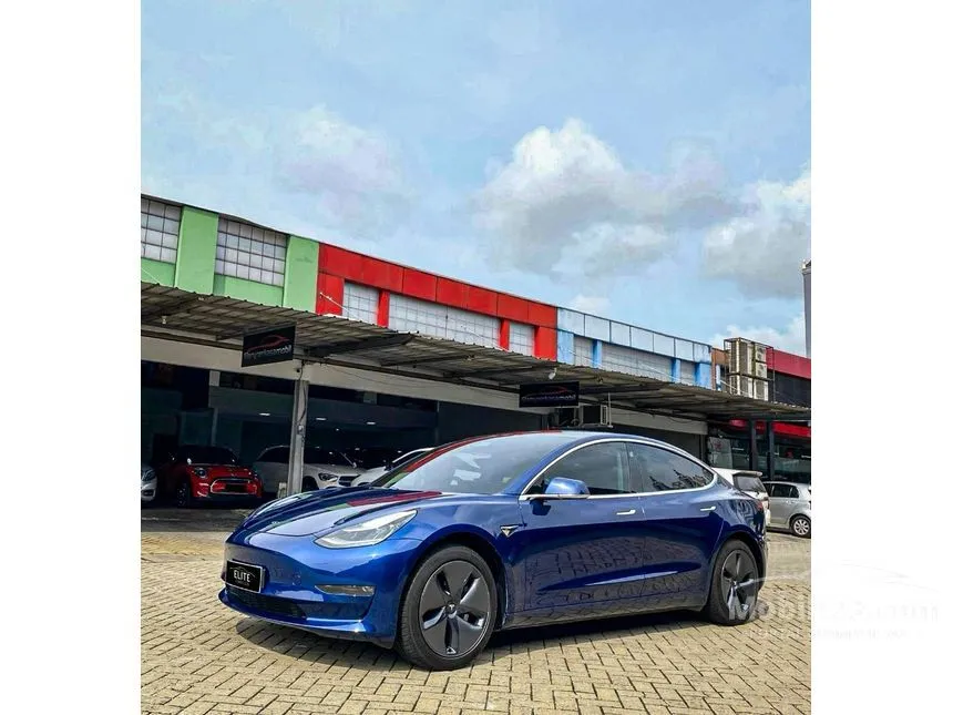 2019 Tesla Model 3 Standard Range Sedan