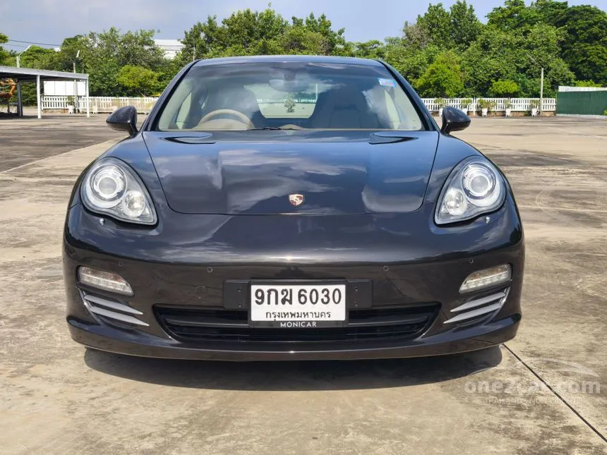 2011 Porsche PANAMERA 4S Sedan