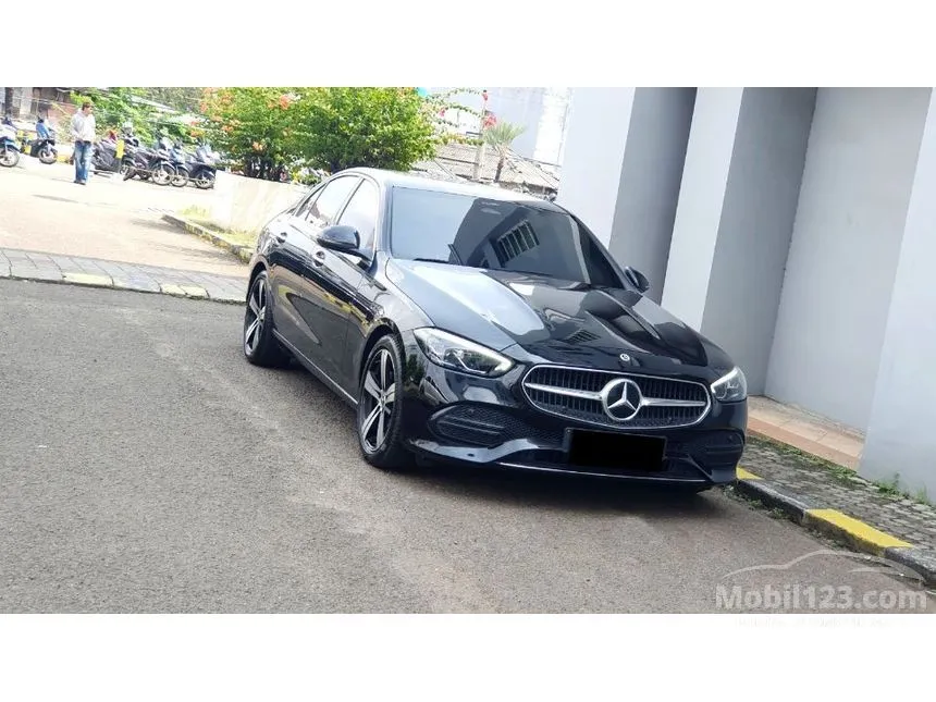 2022 Mercedes-Benz C200 Avantgarde Line Sedan