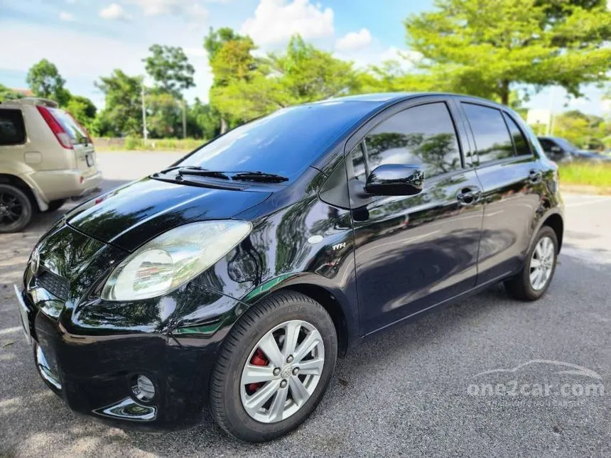2013 Toyota YARIS E Hatchback