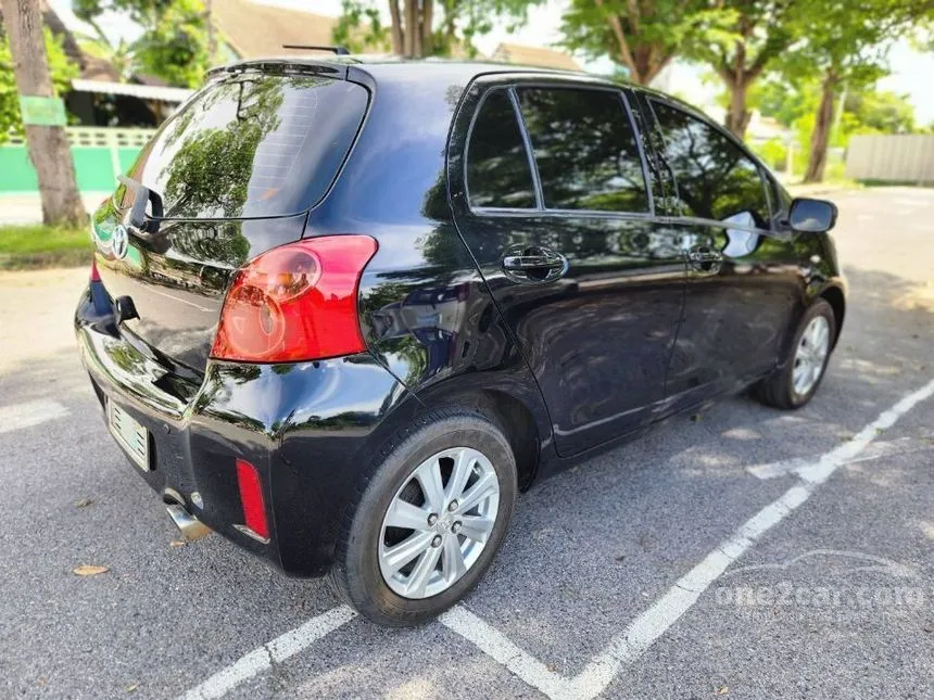 2013 Toyota YARIS E Hatchback