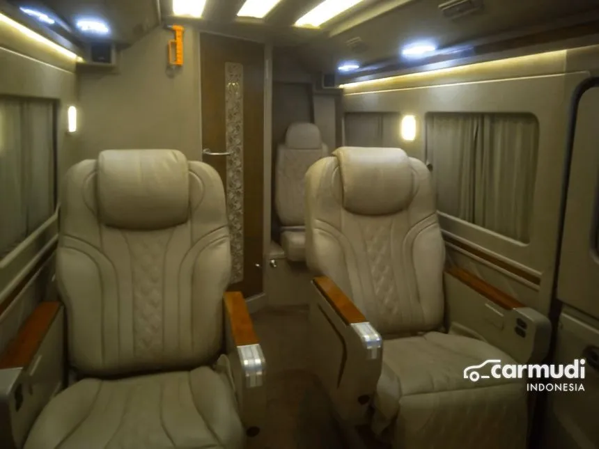 2022 Isuzu Elf NLR Truck