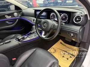 2016 Mercedes-Benz E300 2.0 Avantgarde Sedan