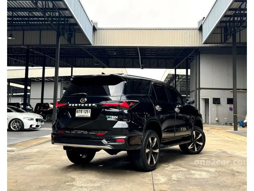2016 Toyota FORTUNER V SUV