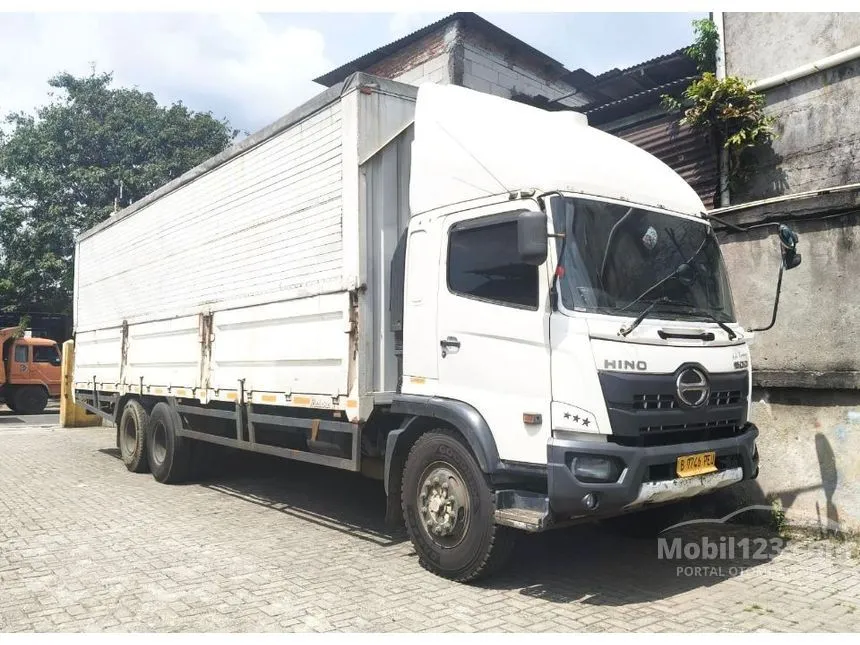 2018 Hino Ranger FL 235 JW Truck