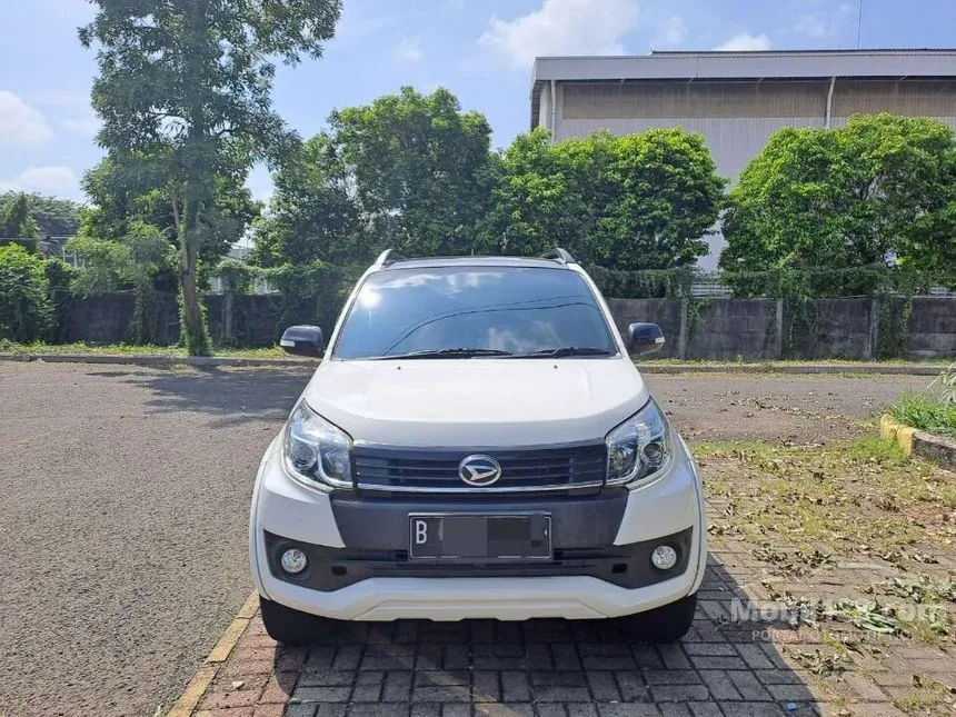Jual Mobil Daihatsu Terios 2017 R 1.5 di Banten Automatic SUV Putih Rp 140.000.000