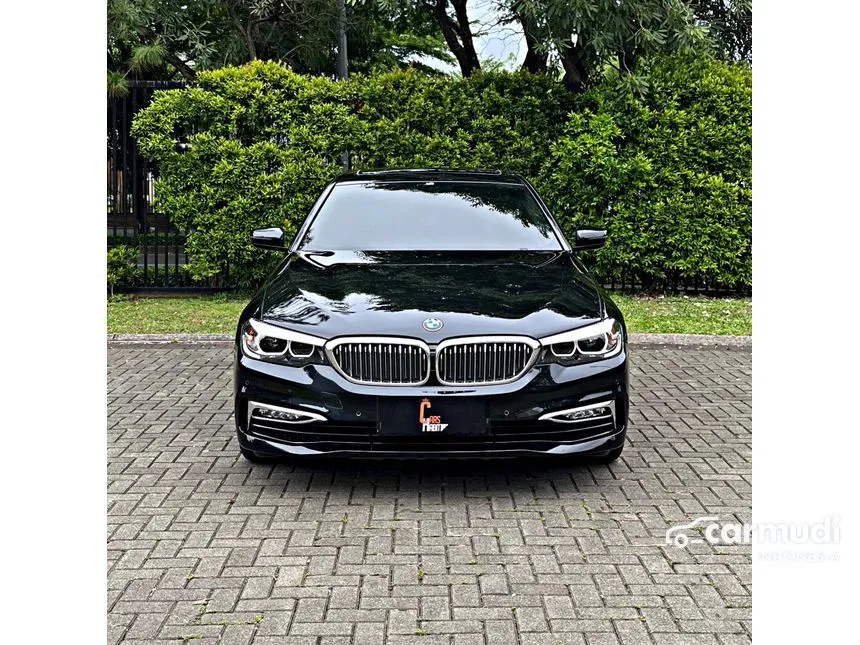 2018 BMW 530i Luxury Sedan